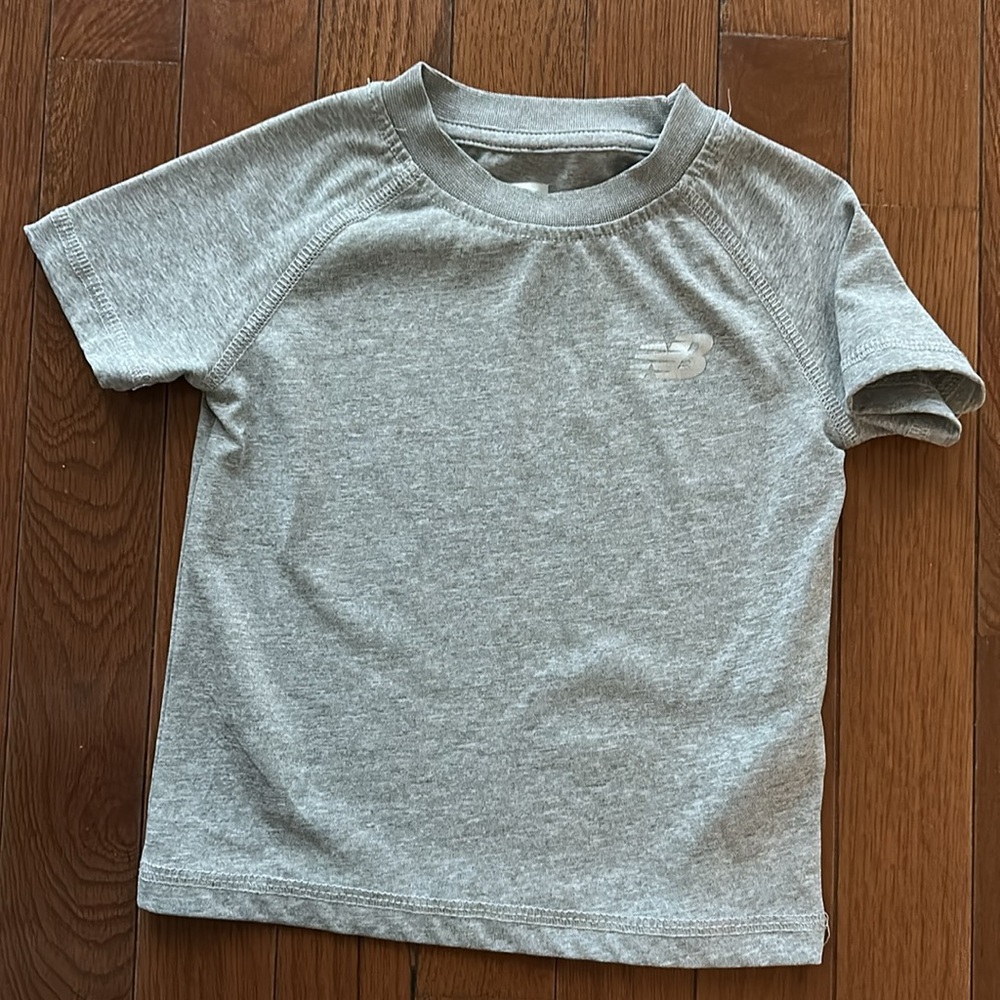 Toddler boy athletic shorts, size 2T - Picture 4 of 5